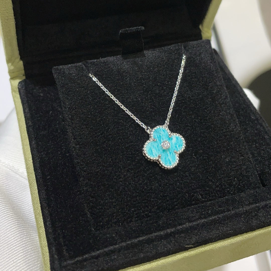 ??MIRA?¡¥CLOVER 15MM DIAMOND SVRES PORCELAIN  NECKLACE SILVER