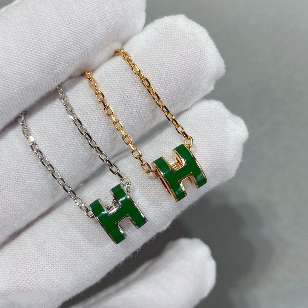 ??MIRA?¡¥POP H GREEN NECKLACE SILVER AND GOLD
