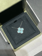 ??MIRA?¡¥CLOVER 1 DIAMOND LIGHT BLUE SILVER NECKLACE