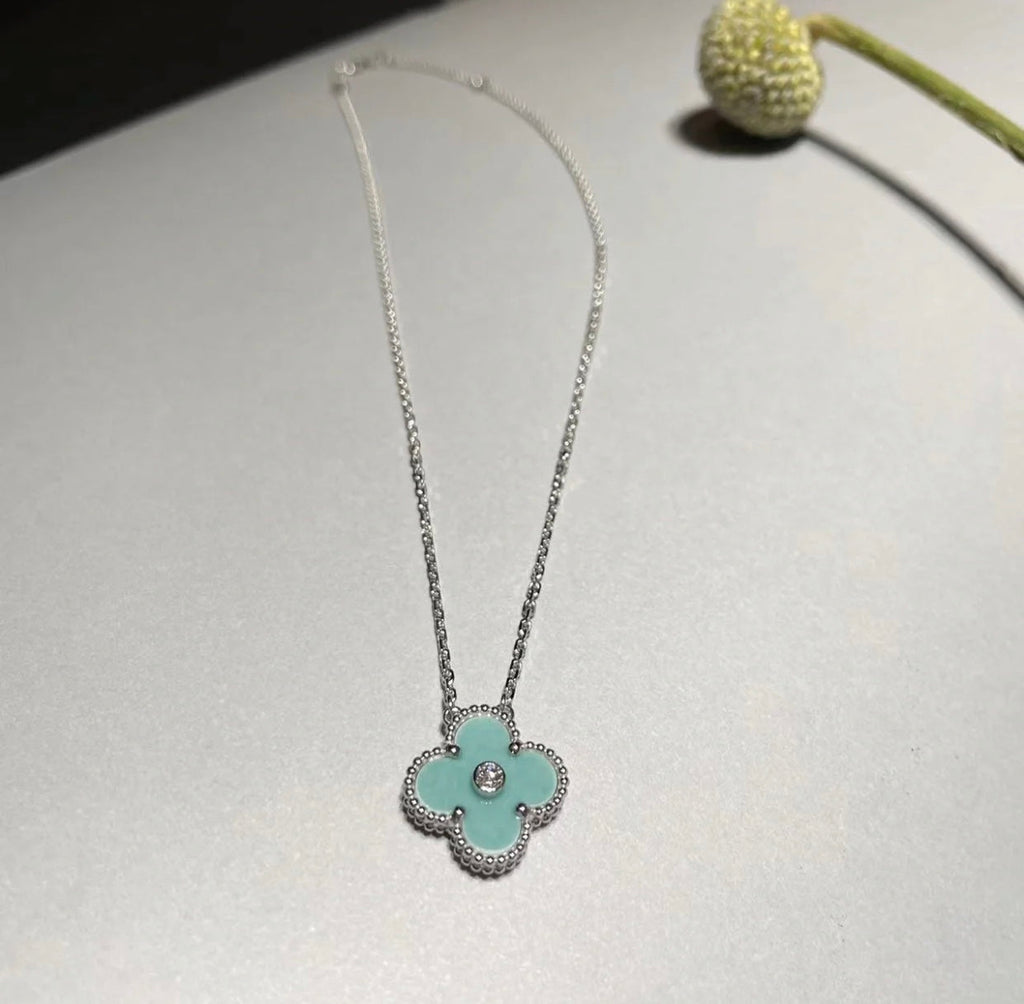 ??MIRA?¡¥CLOVER 1 DIAMOND LIGHT BLUE SILVER NECKLACE