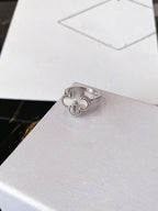 ??MIRA?¡¥CLOVER SILVER RING