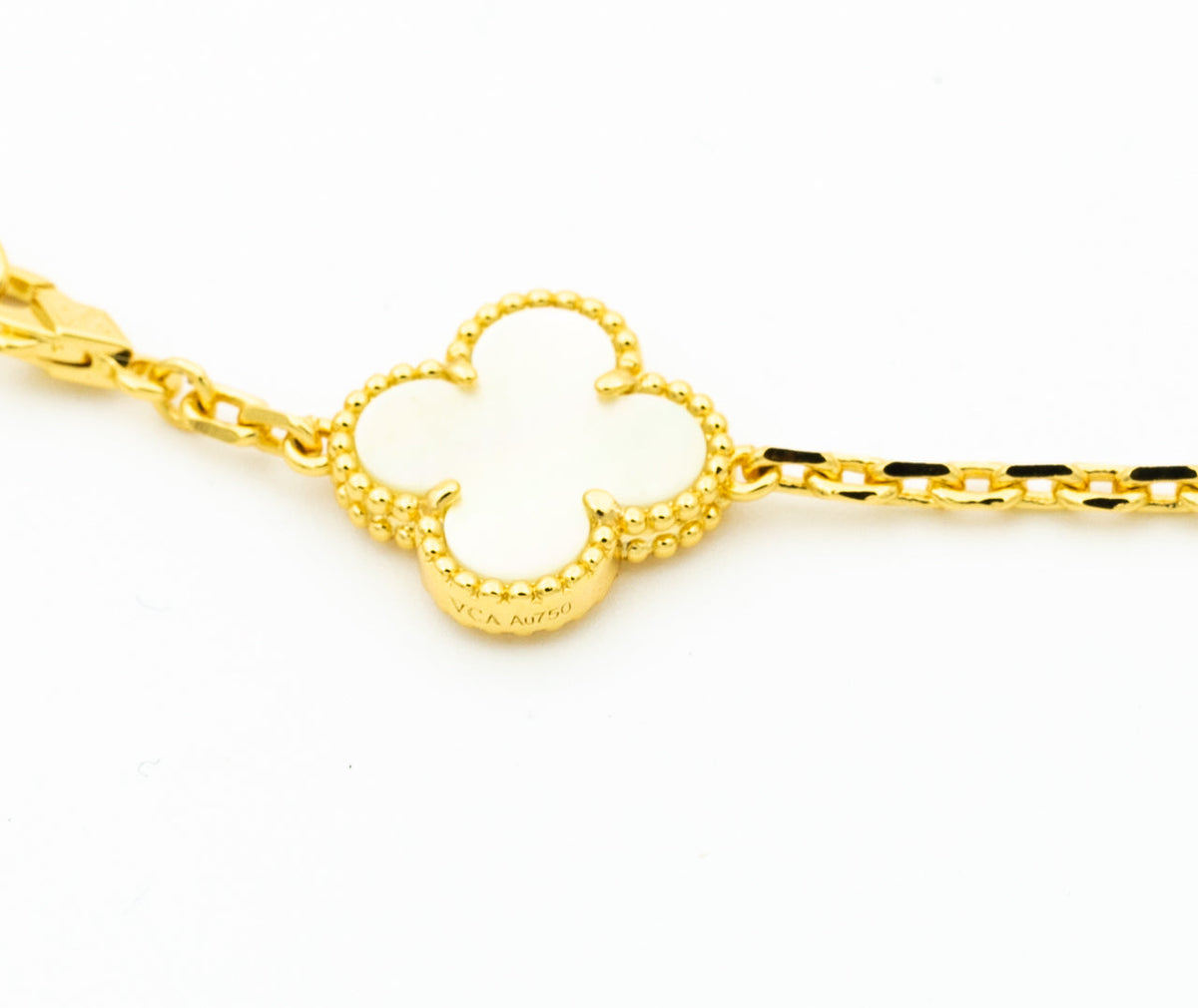 ??MIRA?¡¥CLOVER BRACELET 5 MOTIFS ONYX MOP