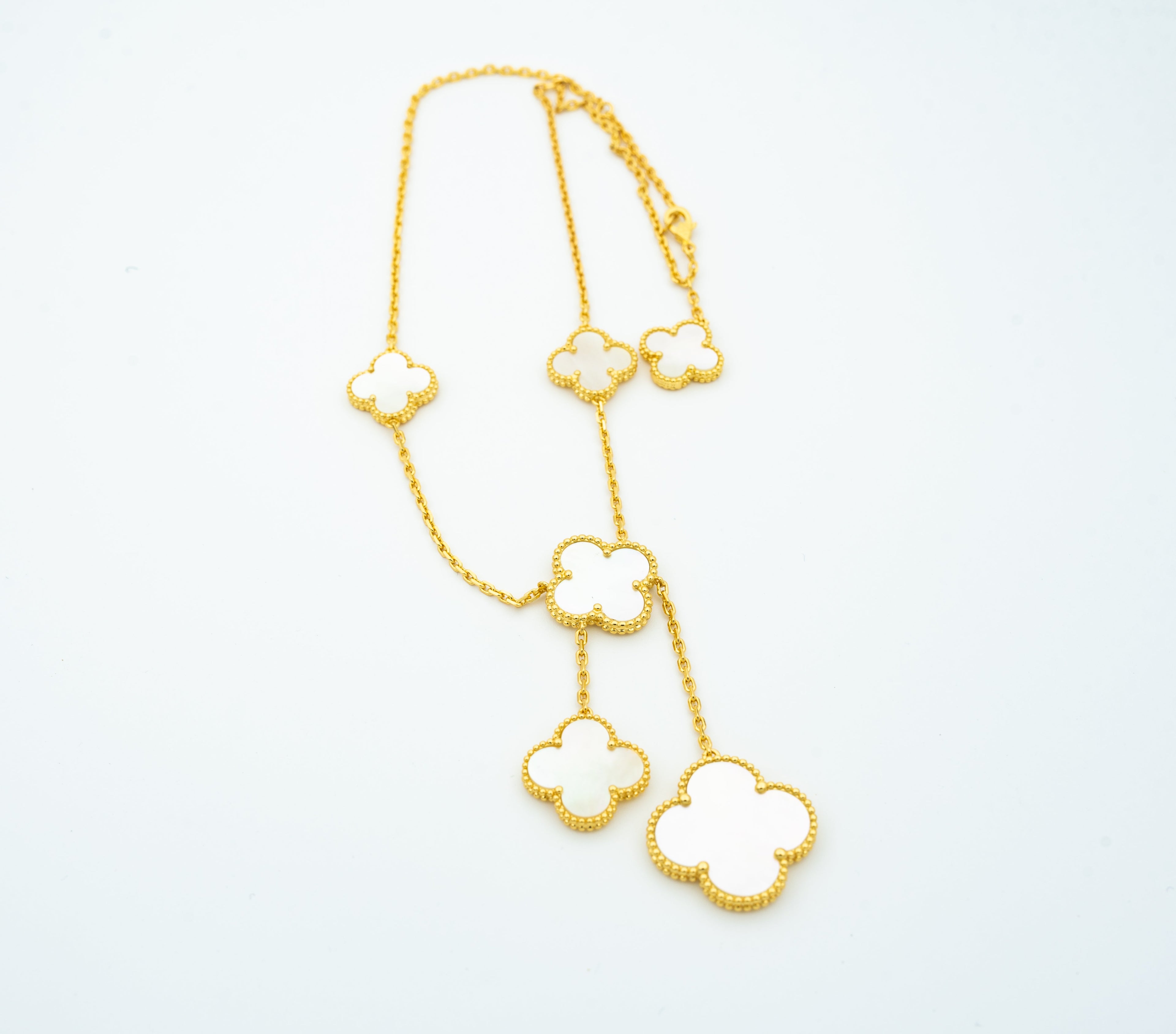 ??MIRA?¡¥CLOVER MOTHER OF PEARL NECKLACE 6 MOTIF