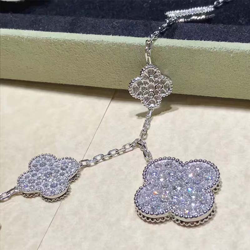 ??MIRA?¡¥CLOVER 6 MOTIFS SILVER DIAMOND BRACELET