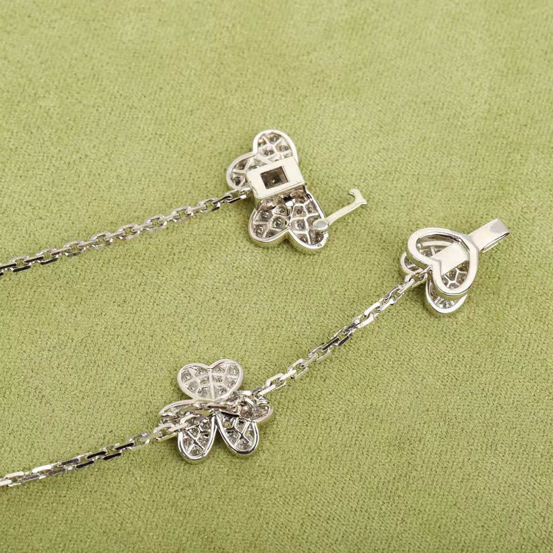 ??MIRA?¡¥FRIVOLE SILVER 9 FLOWERS NECKLACE