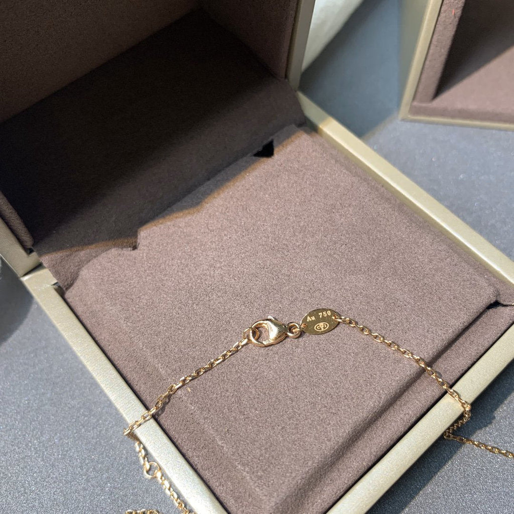 ??MIRA?¡¥JEUX DE PINK GOLD DIAMOND NECKLACE