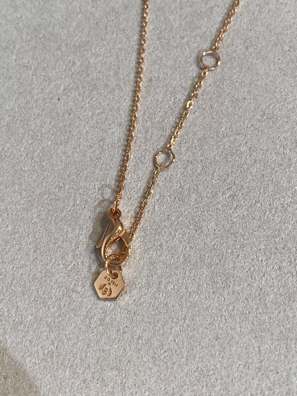 ??MIRA?¡¥BEE LOVE DIAMOND NECKLACE