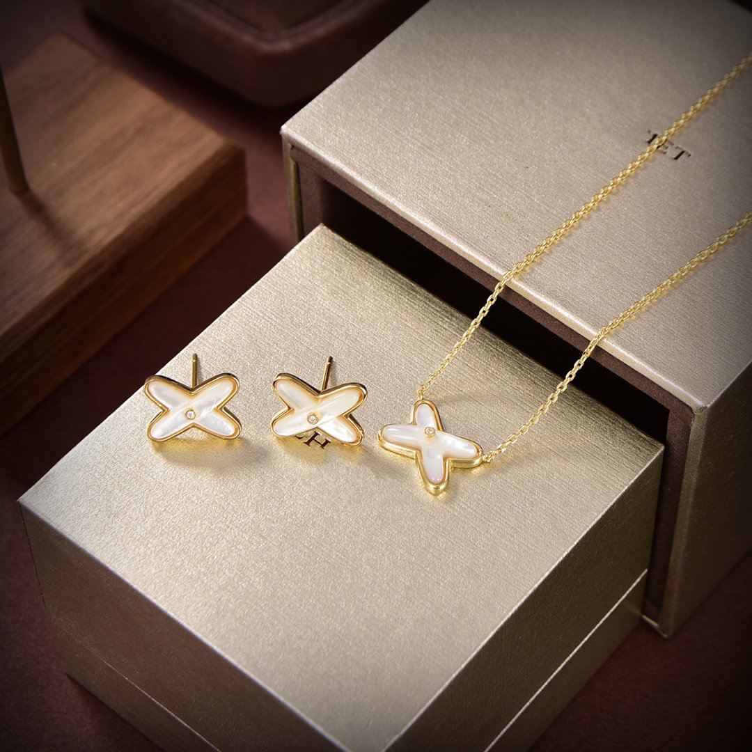 ??MIRA?¡¥JEUX DE WHITE MOP GOLD DIAMOND EARRINGS