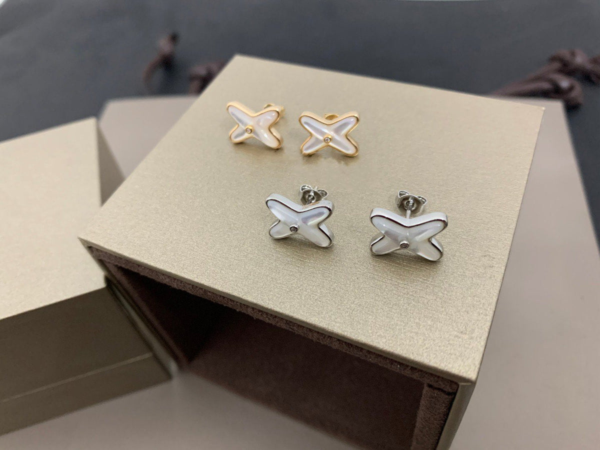 ??MIRA?¡¥JEUX DE WHITE MOP SILVER DIAMOND EARRINGS