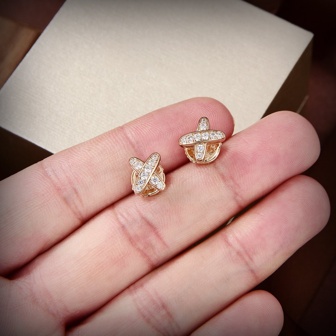 ??MIRA?¡¥JEUX DE GOLD DIAMOND EARRINGS