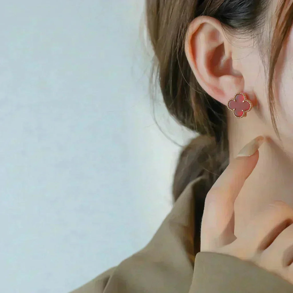 ??MIRA?¡¥CLOVER MEDIUM 1 MOTIFS CARNELIAN  EARRINGS
