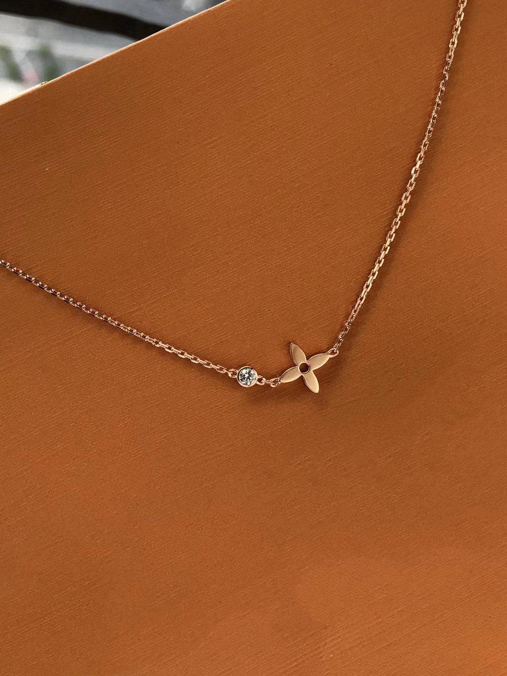 ??MIRA?¡¥BLOSSOM PENDANT PINK GOLD AND DIAMOND