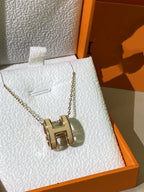 ??MIRA?¡¥HM CLIC YELLOW ENAMEL GOLD NECKLACE
