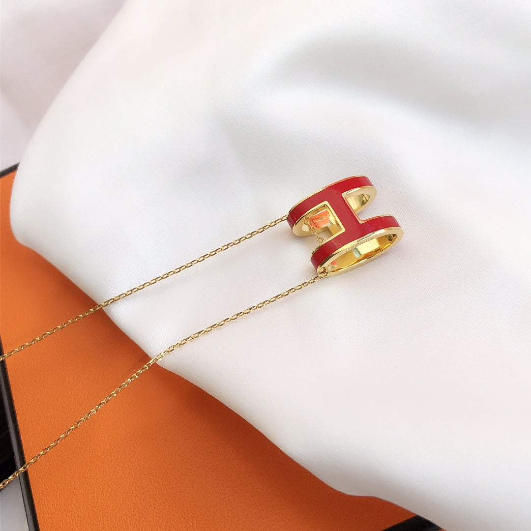 ??MIRA?¡¥HM CLIC RED ENAMEL GOLD NECKLACE