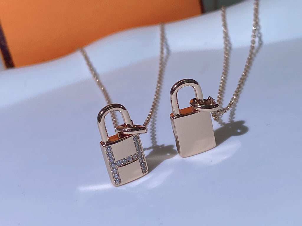 ??MIRA?¡¥HM ADVANCED NICHE LOCK HEAD NECKLACE DIAMONDS