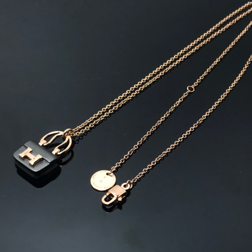 ??MIRA?¡¥WOMEN'S HM AMULETTES CONSTANCE PENDANT NECKLACE