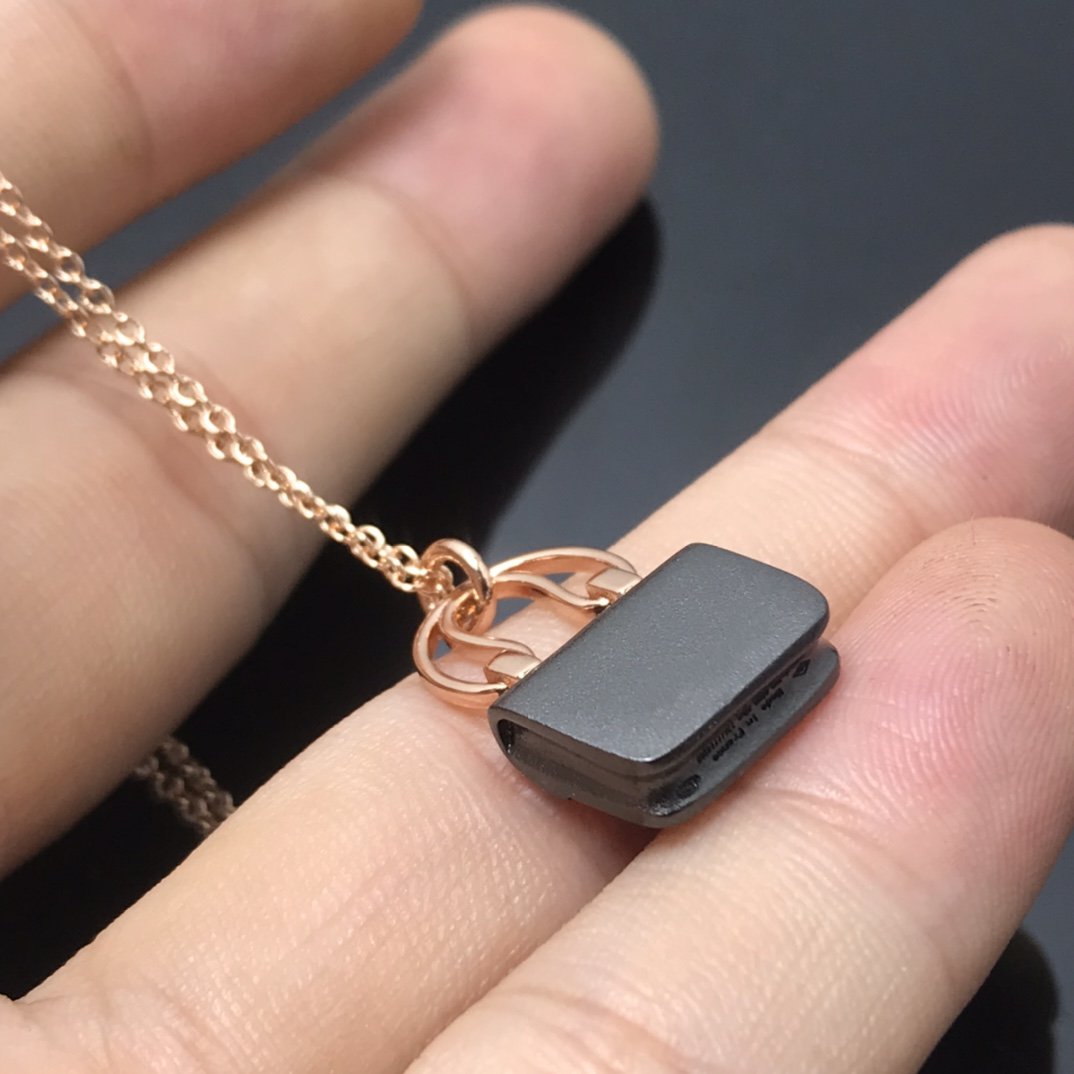 ??MIRA?¡¥WOMEN'S HM AMULETTES CONSTANCE PENDANT NECKLACE