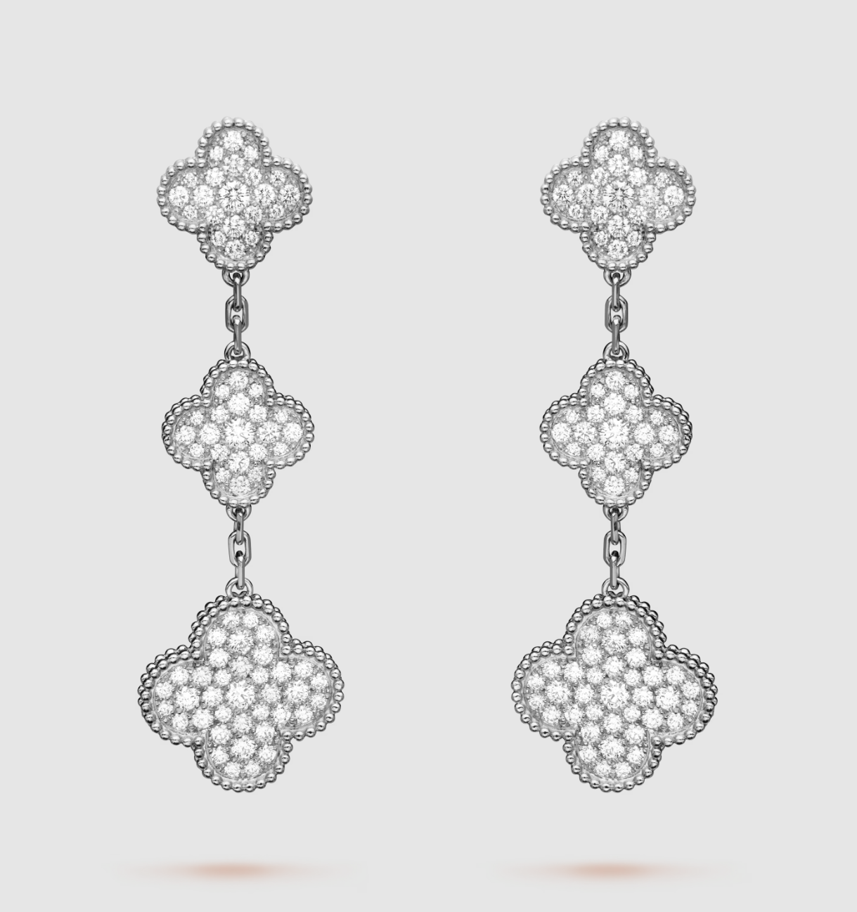 ??MIRA?¡¥CLOVER 3 MOTIF DIAMOND SILVER DROP EARRINGS