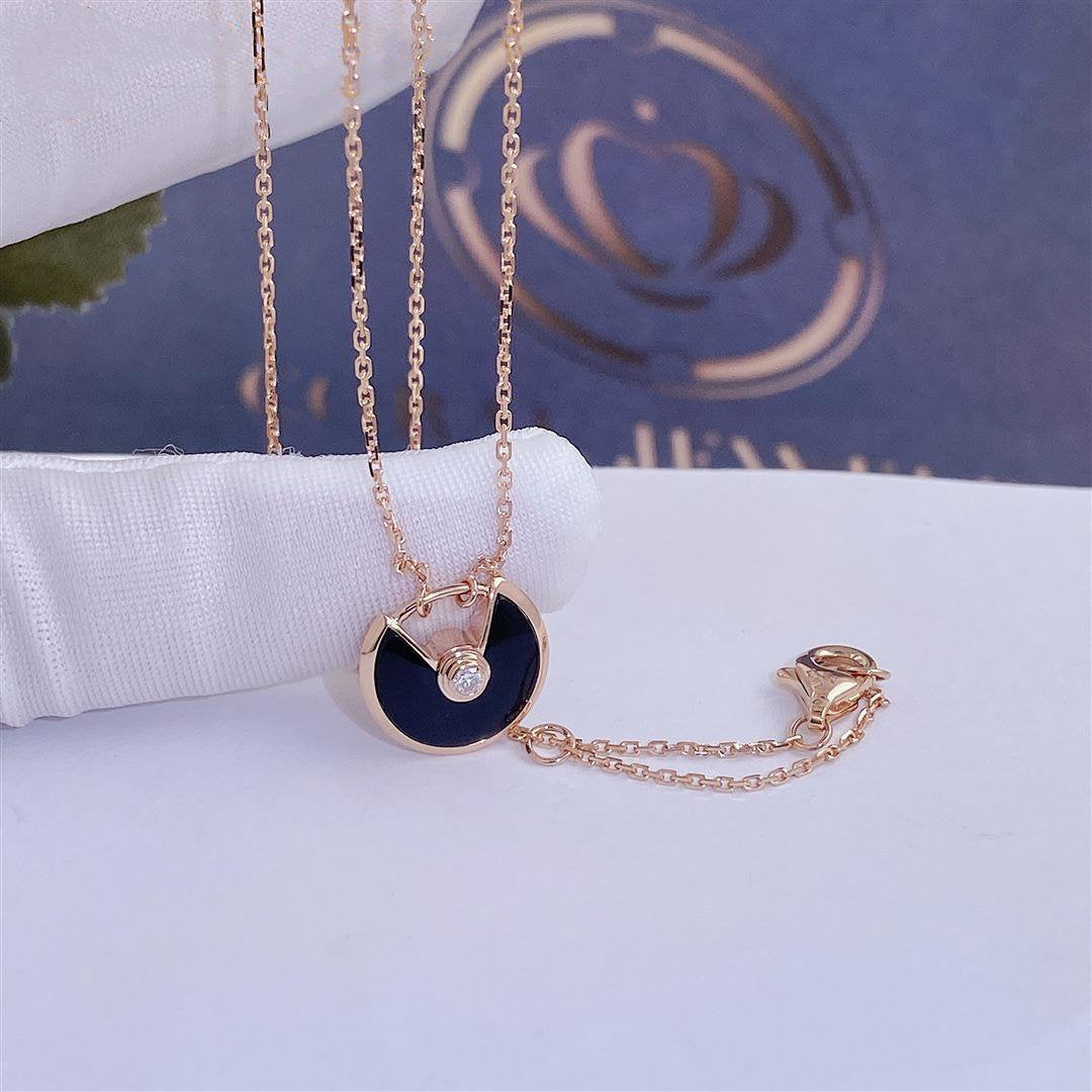 ??MIRA?¡¥AMULETTE ROSE GOLD ONYX NECKLACE