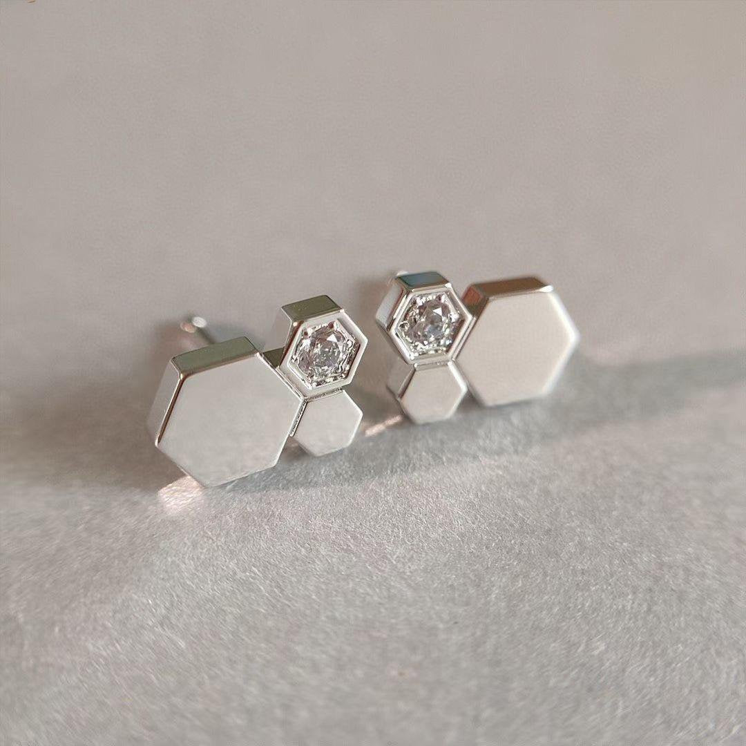 ??MIRA?¡¥BEE LOVE SILVER DIAMOND EARRINGS