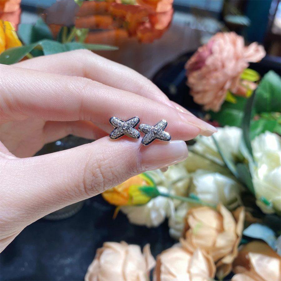 ??MIRA?¡¥JEUX DE SILVER DIAMOND EARRINGS