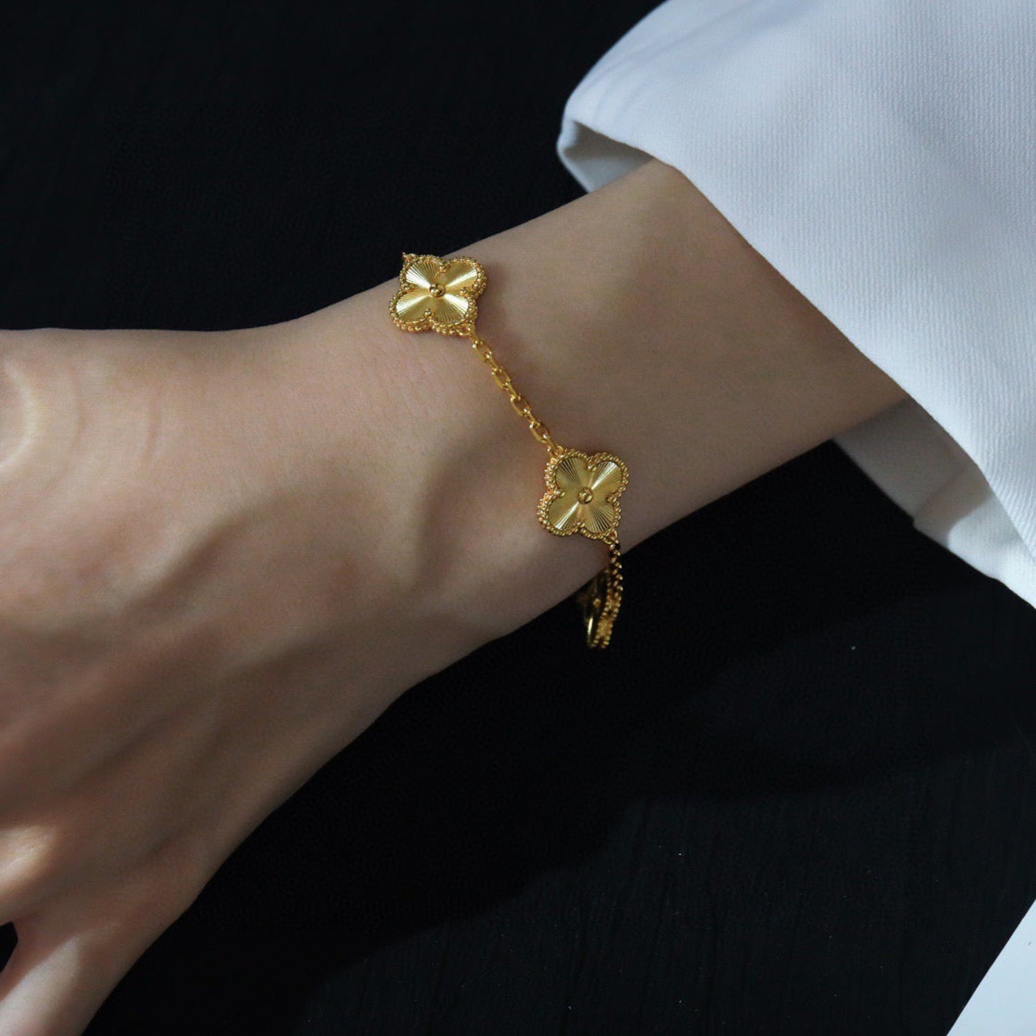 [MIRA]New  CLOVER 5 MOTIF LASER BRACELET COLLECTION