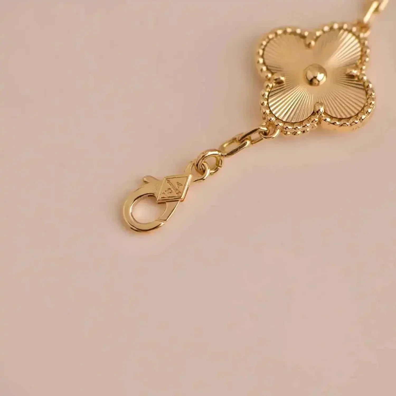 [MIRA]New  CLOVER 5 MOTIF LASER BRACELET COLLECTION