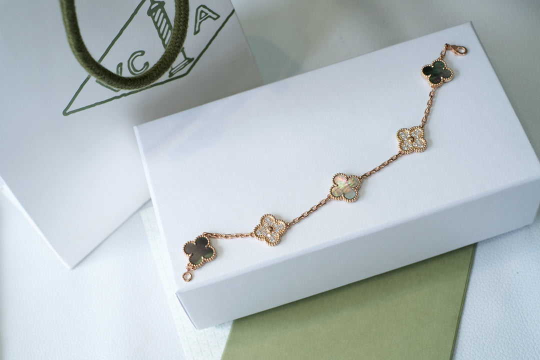 [MIRA]New CLOVER 5 MOTIF GRAY MOP BRACELET COLLECTION