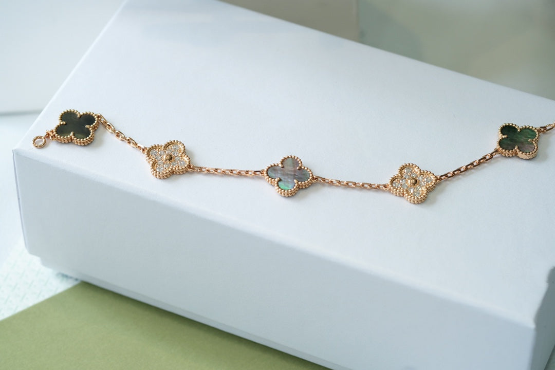 [MIRA]New CLOVER 5 MOTIF GRAY MOP BRACELET COLLECTION