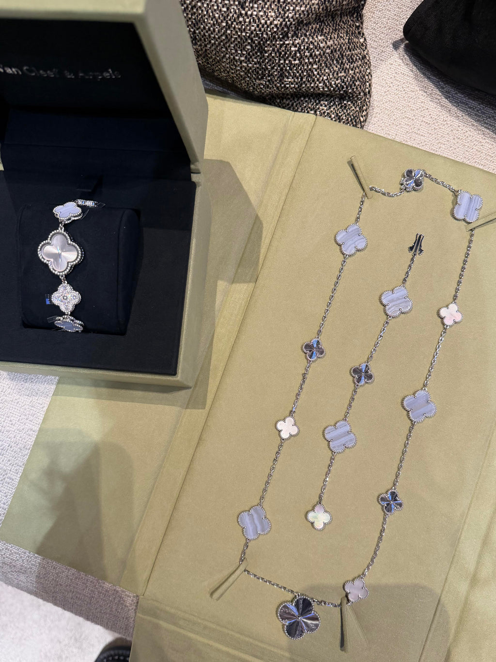 [??MIRA?¡¥] 25 NEW CLOVER 15 MOTIFS PURPLE CHALCEDONY