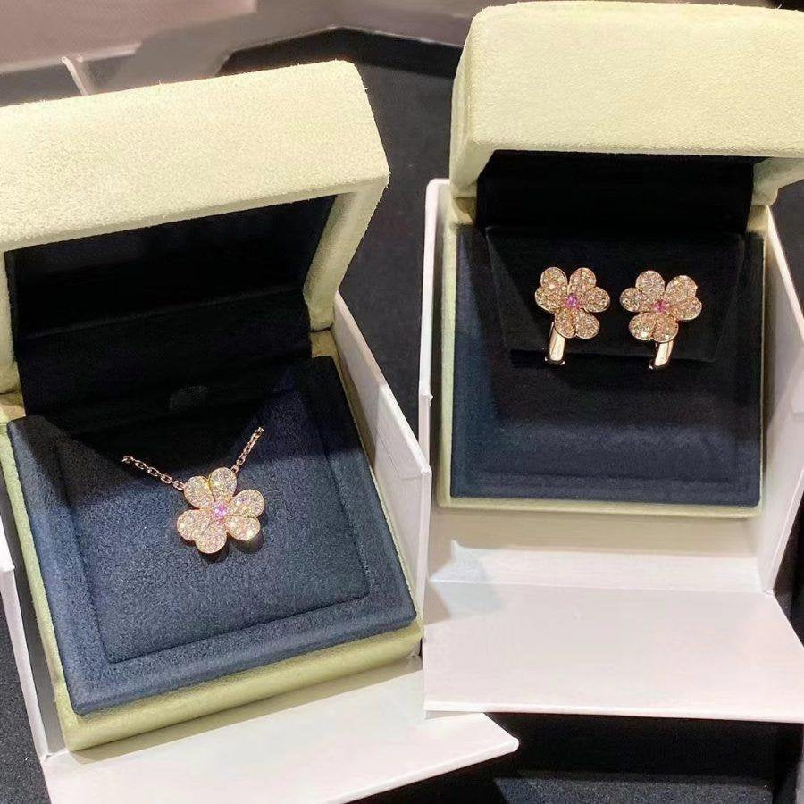 ??MIRA?¡¥FRIVOLE ROSE GOLD FLOWER DIAMOND NECKLACE
