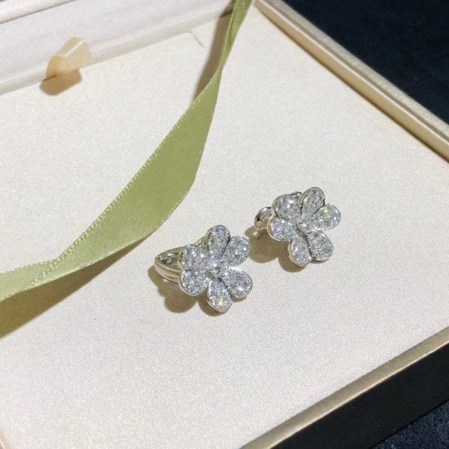 ??MIRA?¡¥FRIVOLE SILVER FLOWER DIAMOND EARRINGS