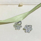 ??MIRA?¡¥FRIVOLE SILVER FLOWER DIAMOND EARRINGS