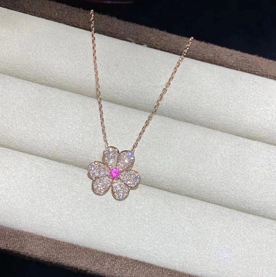 ??MIRA?¡¥FRIVOLE ROSE GOLD FLOWER DIAMOND NECKLACE