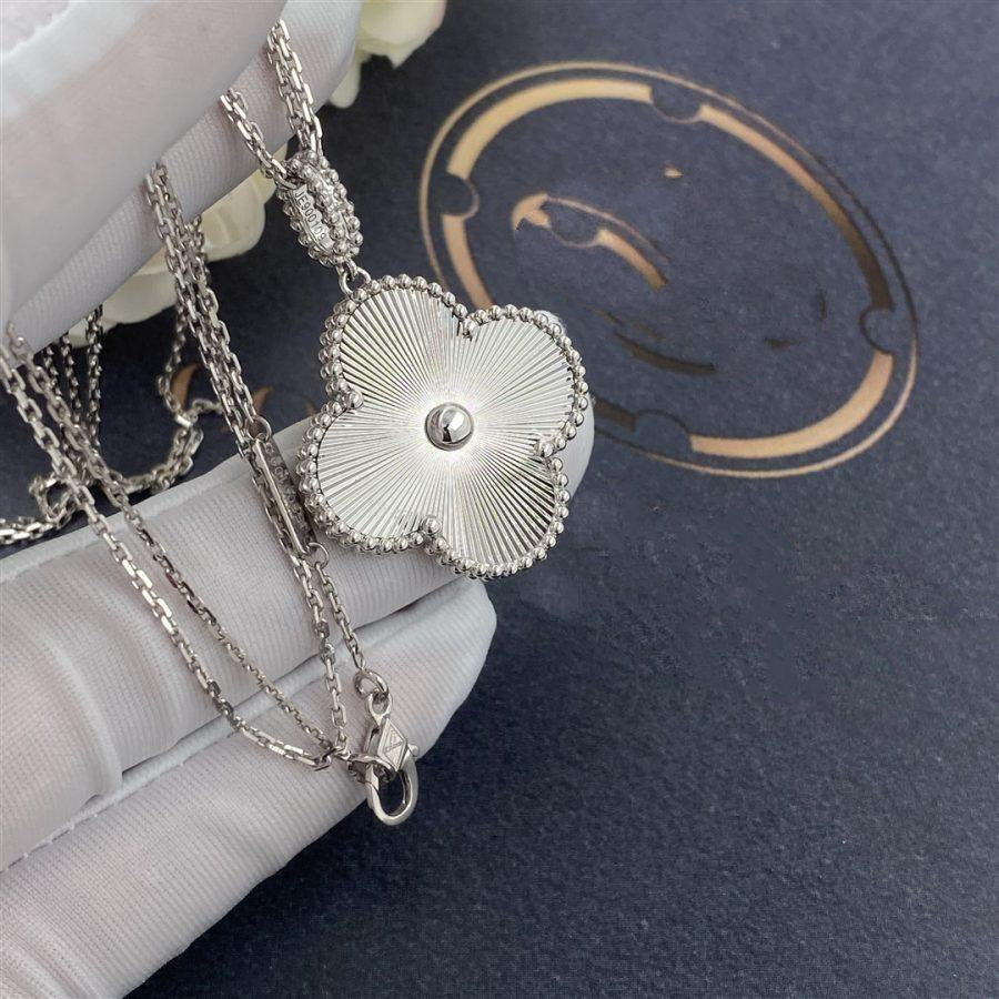 ??MIRA?¡¥CLOVER 25MM SILVER BIG CLOVER NECKLACE