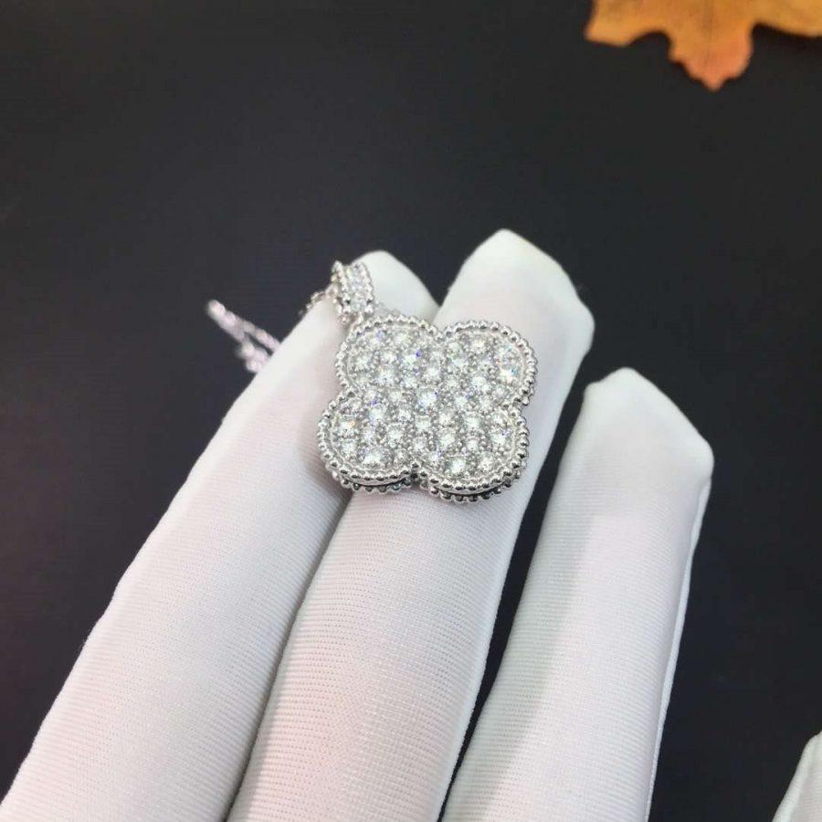 ??MIRA?¡¥CLOVER 25MM SILVER FULL DIAMOND BIG CLOVER NECKLACE
