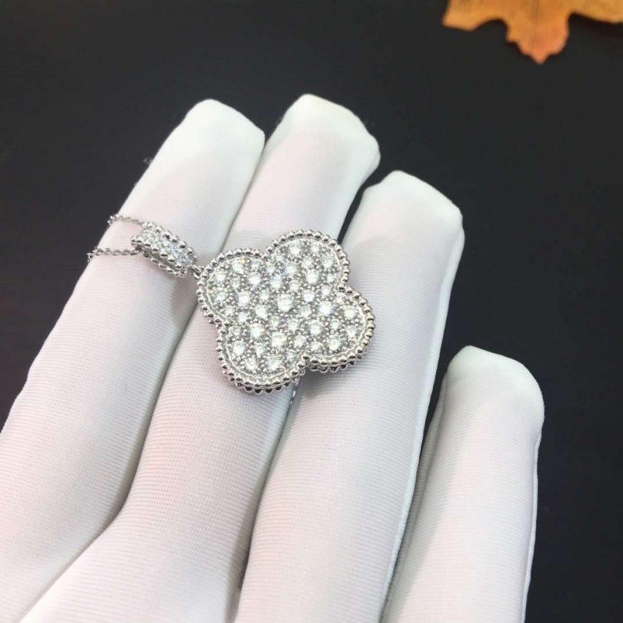 ??MIRA?¡¥CLOVER 25MM SILVER FULL DIAMOND BIG CLOVER NECKLACE