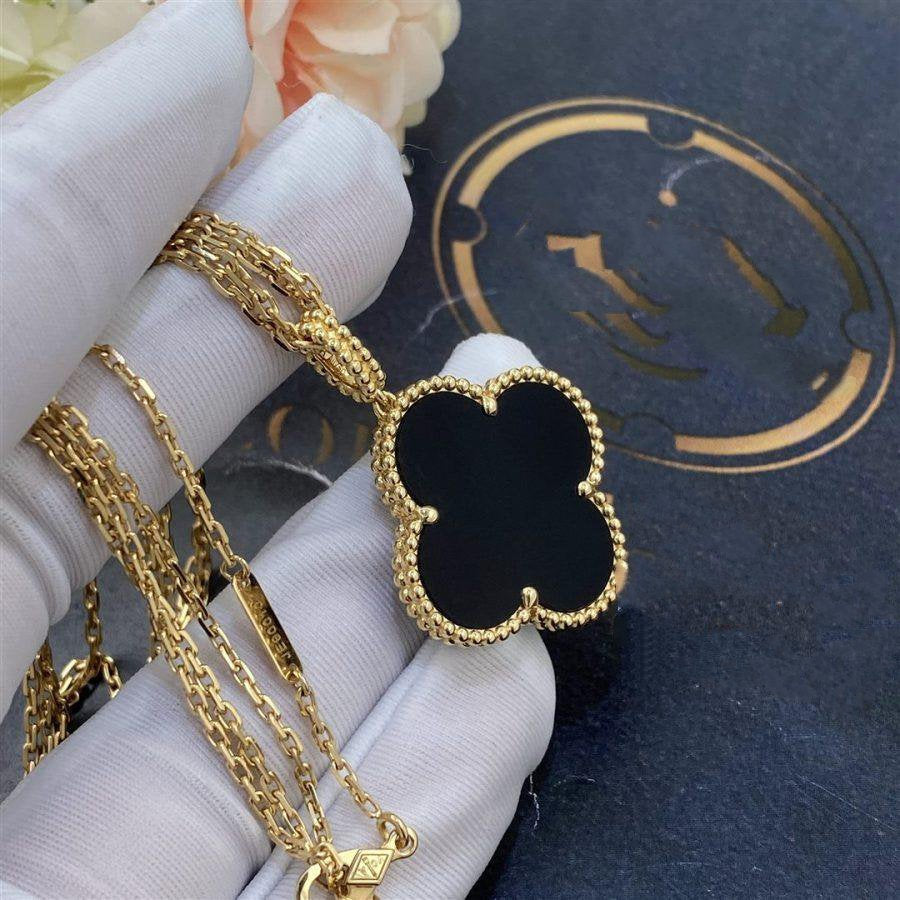 ??MIRA?¡¥CLOVER 25MM GOLD ONYX BIG CLOVER NECKLACE