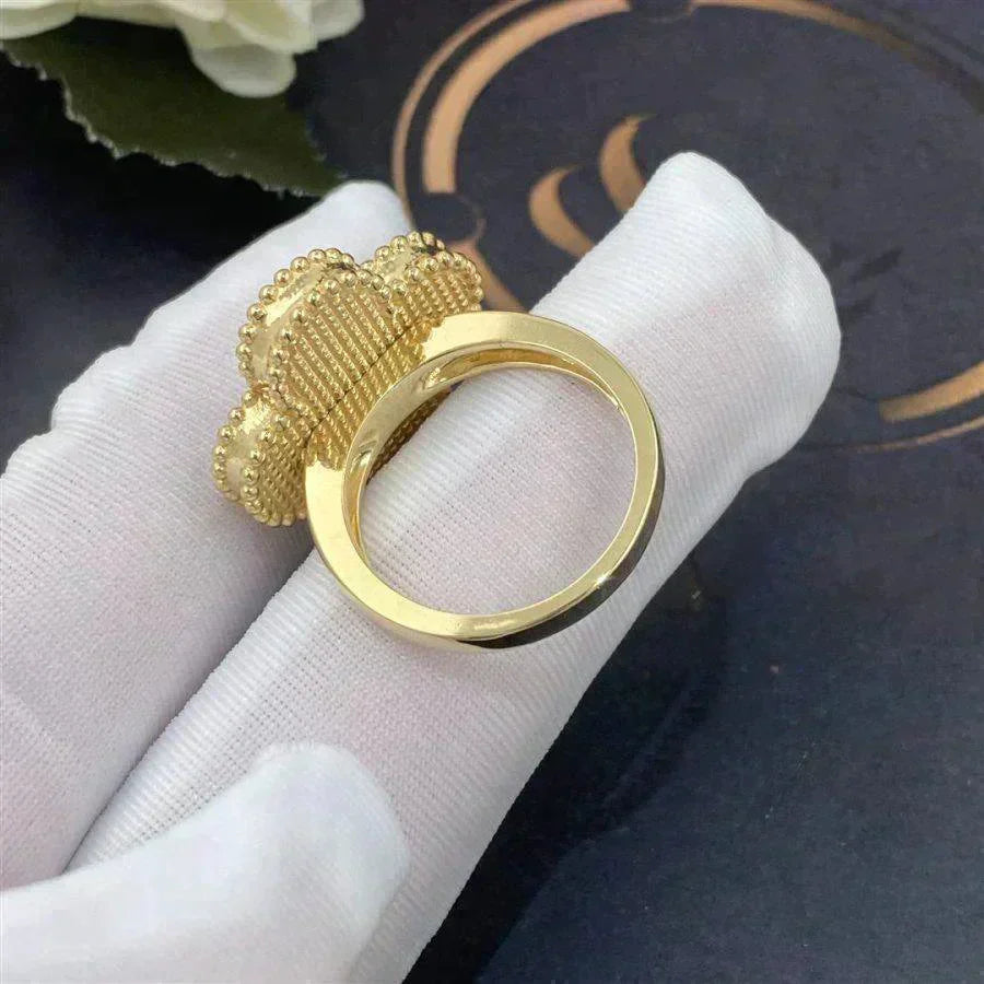 ??MIRA?¡¥CLOVER WHITE MOP RING
