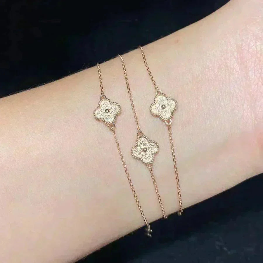 ??MIRA?¡¥CLOVER SINGLE FLOWER BRACELET