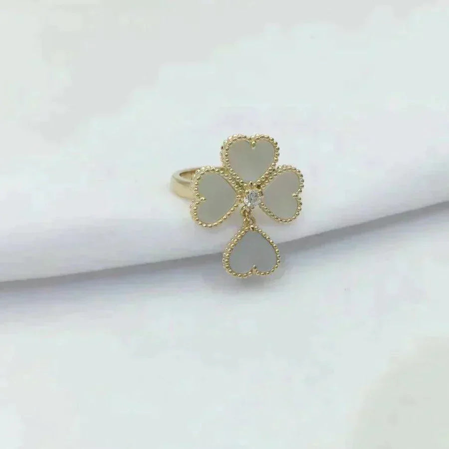 ??MIRA?¡¥SWEET CLOVER WHITE MOP RING