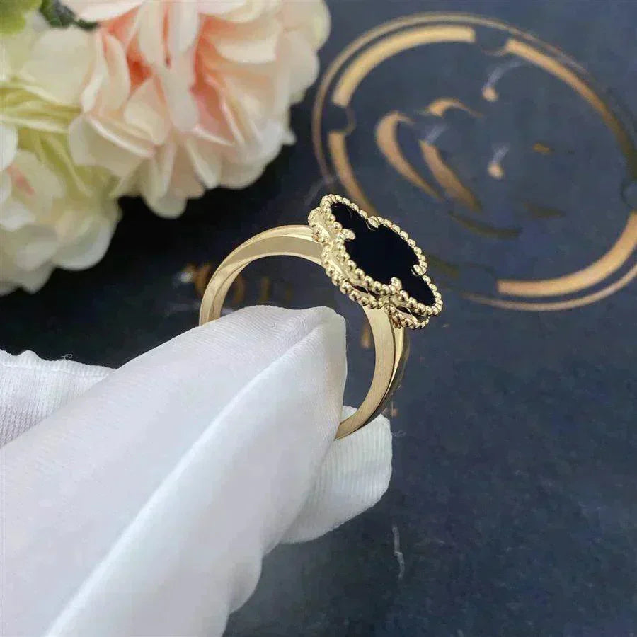 ??MIRA?¡¥CLOVER ONYX RING