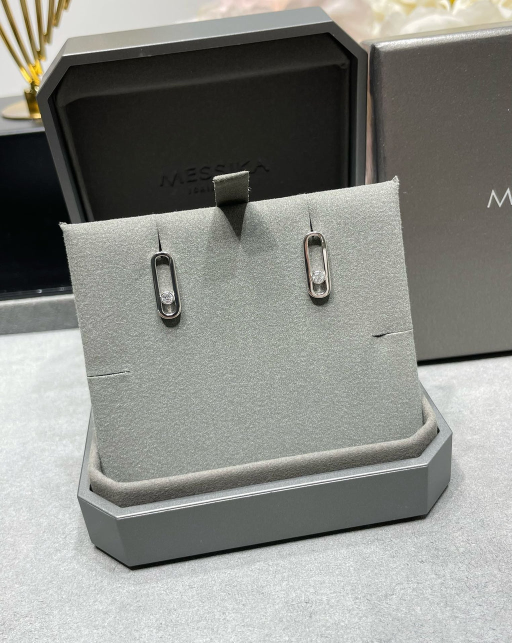[MIRA] MOVE UNO SMALL 1 DIAMOND EARRINGS