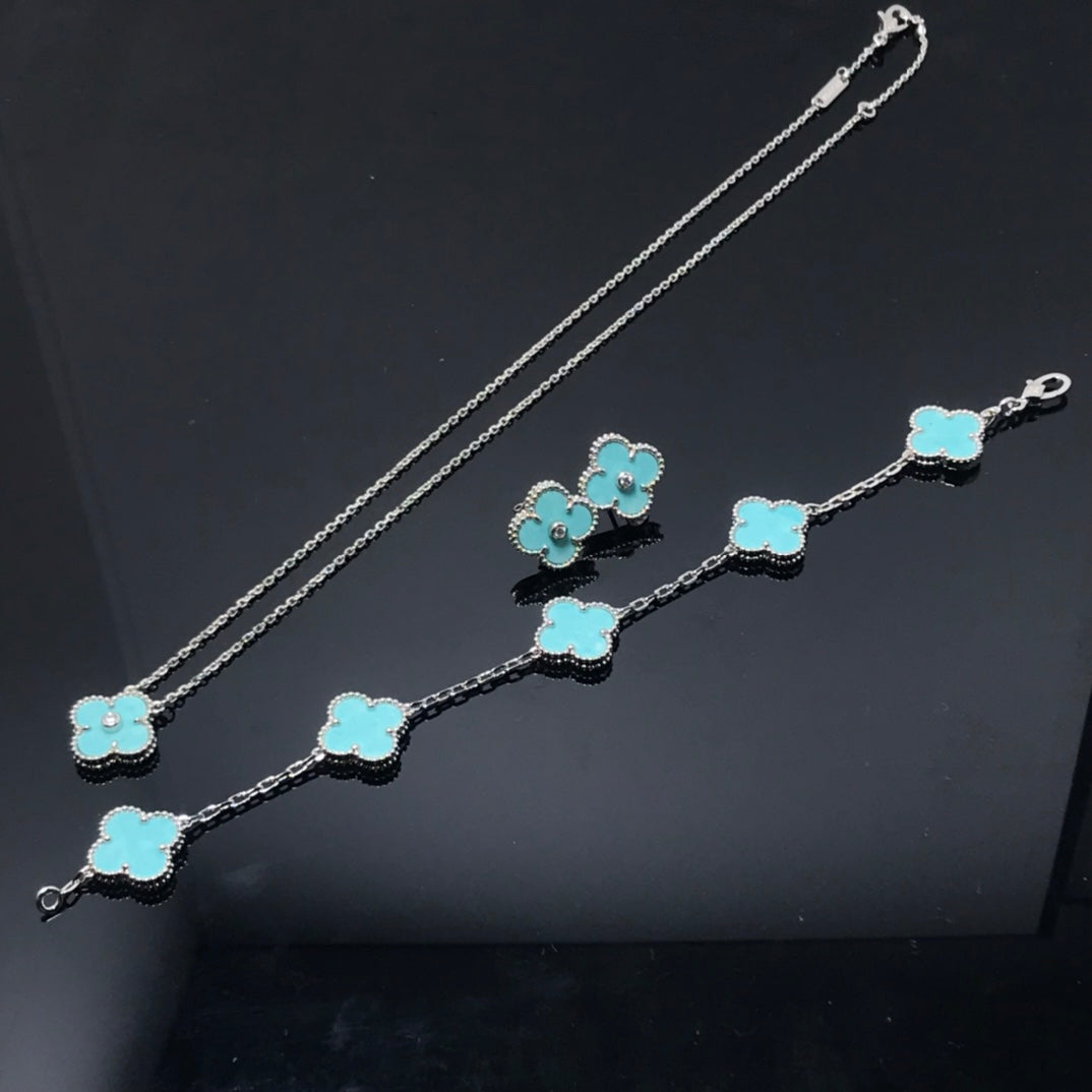 ??MIRA?¡¥CLOVER 1 DIAMOND BLUE SKY SILVER EARRINGS