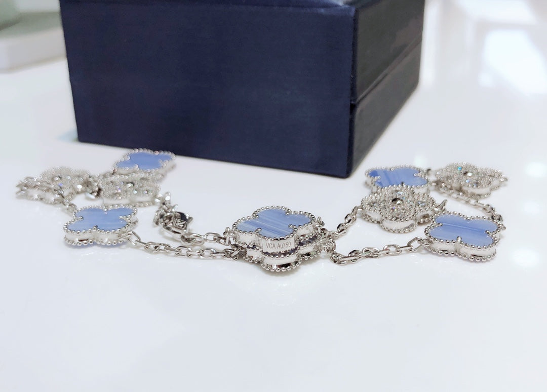 ??MIRA?¡¥CLOVER 10 MOTIFS CHALCEDONY DIAMONDS SILVER NECKLACE