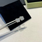 ??MIRA?¡¥CLOVER MINI DIAMOND STUD EARRINGS