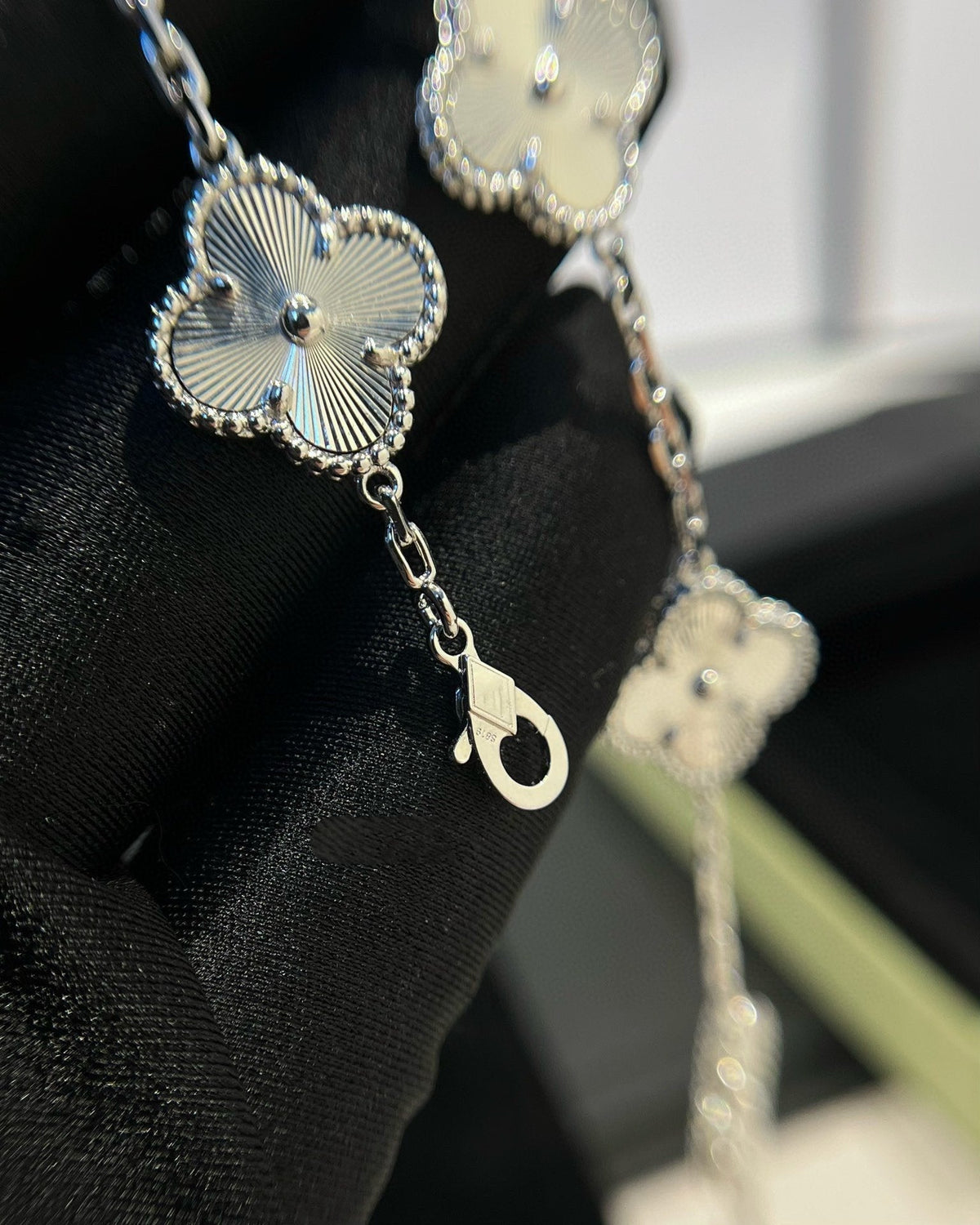 [MIRA]New  CLOVER 5 MOTIF LASER BRACELET COLLECTION